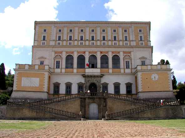 Il palazzo Farnese di Caprarola vicino Roma